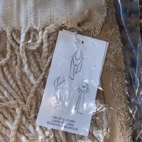NWT Lands’ End Scarf - Picture 2 of 4